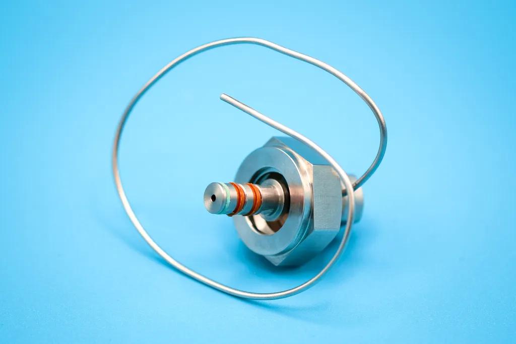 Bottom Feed Connector, Type Hekatech mit 2 mm Leitung modifiziert (mit Hitzeschild)
