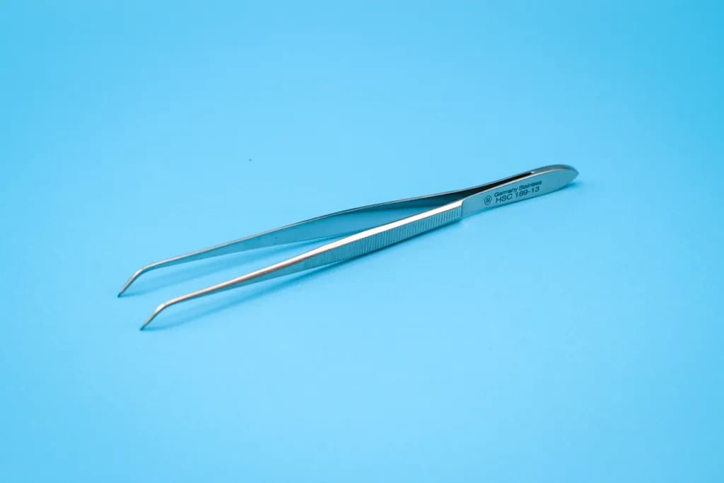Fine preparation tweezers, curved, 130 mm